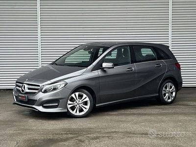 Usata Mercedes B180 Business 109 CV (80 kW) 2018 Grigio Monovolume