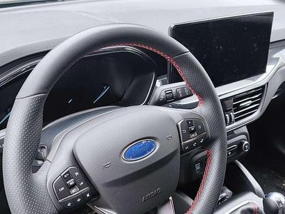 Grigio Usata 2023 Ford Focus ST-Line Berlina | 22.500 € (Cara)