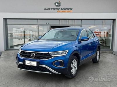 Usata VW T-Roc Life 110 CV (80 kW) 2022 Blu SUV
