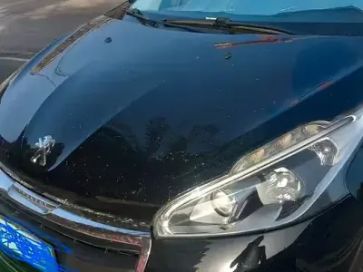 Usata Peugeot 208 2015 Nero Utilitaria