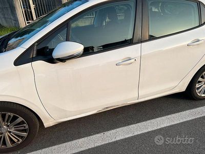 Usata Peugeot 208 82 CV (60 kW) 2017 Bianco Utilitaria