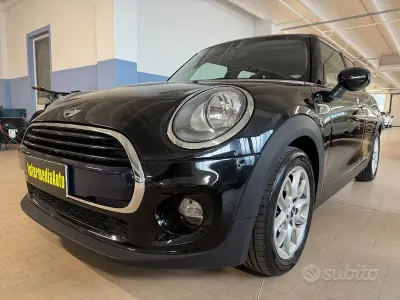 Usata Mini One D 116 CV (85 kW) 2017 Nero Utilitaria