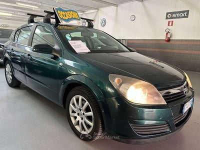 Usata Opel Astra Cosmo 105 CV (77 kW) 2005 Verde Berlina