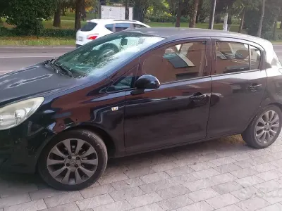 Usata Opel Corsa 80 CV (58 kW) 2009 Nero Utilitaria