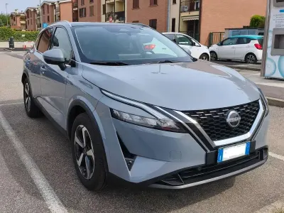 Usata Nissan Qashqai N-Connecta 140 CV (102 kW) 2022 Grigio SUV