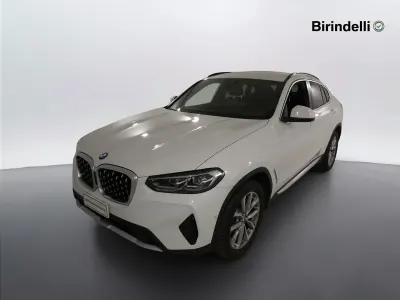 Usata BMW X4 2023 Alpinweiss iii pastello SUV