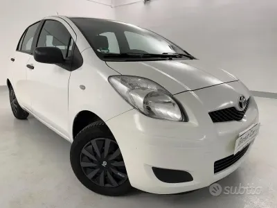 Usata Toyota Yaris 69 CV (50 kW) 2010 Bianco Utilitaria