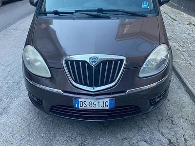 Usata Lancia Musa 90 CV (66 kW) 2008 Marrone Monovolume