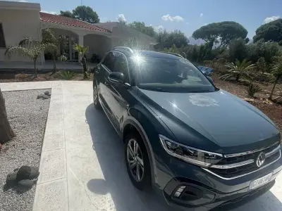Usata VW T-Roc R-line 116 CV (85 kW) 2024 Verde SUV