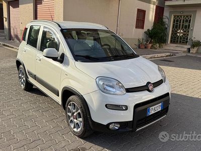 Usata Fiat Panda 4x4 S 75 CV (55 kW) 2013 Bianco Utilitaria