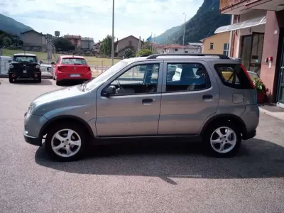 Usata Suzuki Ignis 94 CV (69 kW) 2007 Argento Utilitaria