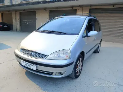 Begagnad Ford Galaxy Ghia 130 HK (95 kW) 2005 Grå Minibuss
