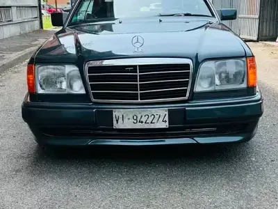 Usata Mercedes E300 220 CV (161 kW) 1991 Nero Coupé