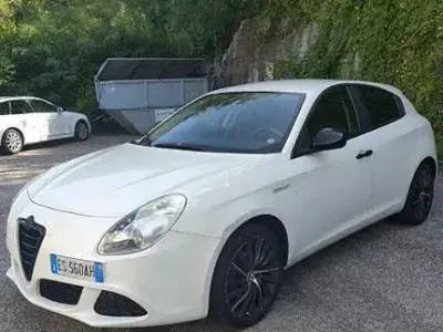 Usata Alfa Romeo Giulietta Exclusive 105 CV (77 kW) 2013 Bianco Utilitaria