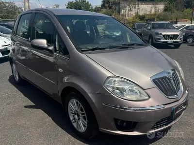 Gebraucht Lancia Musa 77 PS (56 kW) 2010 Braun Van / Kleinbus