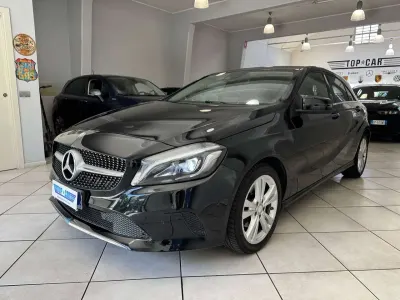 Usata Mercedes A200 136 CV (100 kW) 2016 Nero cosmo Berlina