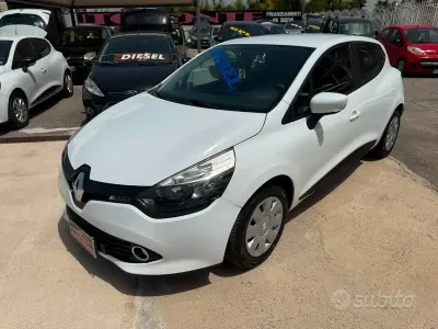 Usata Renault Clio IV Life 75 CV (55 kW) 2015 Bianco Berlina