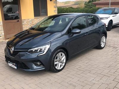 Usata Renault Clio V 100 CV (73 kW) 2022 Grigio Berlina