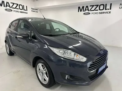 Usata Ford Fiesta Titanium 75 CV (55 kW) 2014 Magnetic grey Utilitaria