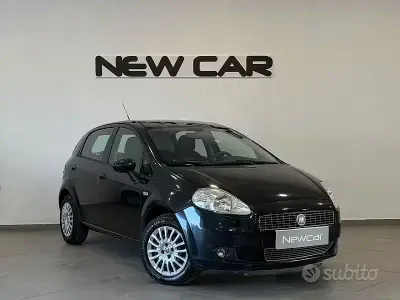 Usata Fiat Grande Punto 77 CV (56 kW) 2010 Nero Utilitaria