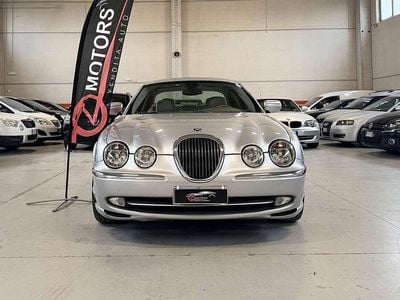 Usata Jaguar S-Type Executive 238 CV (175 kW) 2000 Argento Berlina