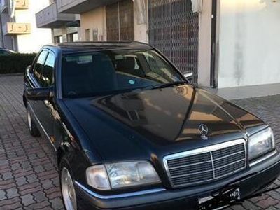 Usata Mercedes C180 122 CV (89 kW) 1995 Blu Berlina