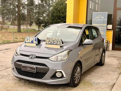 Usata Hyundai i10 66 CV (48 kW) 2015 Grigio Utilitaria