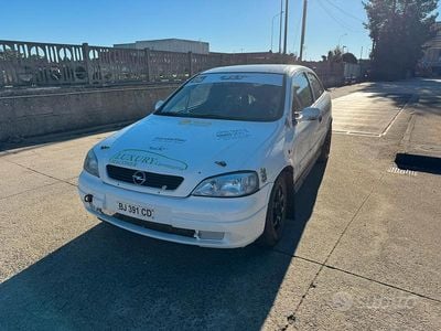 Begagnad Opel Astra OPC 82 HK (60 kW) 2000 Vit Sportkupé