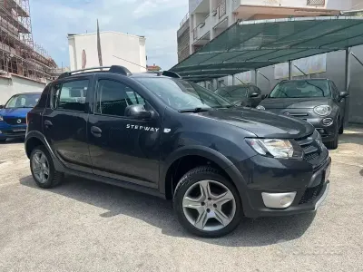 Usata Dacia Sandero Prestige 90 CV (66 kW) 2016 Grigio Berlina