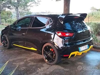 Käytetty Renault Clio IV R.S. 200 HP (147 kW) 2013 Musta Sedan