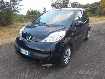 Käytetty Peugeot 107 68 HP (50 kW) 2008 Musta Viistoperä