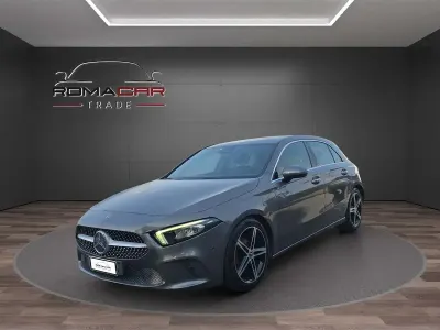 Usata Mercedes A180 Premium 116 CV (85 kW) 2018 Grigio scuro Berlina