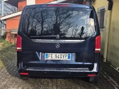 Usata Mercedes V250 Premium 190 CV (139 kW) 2016 Blu/azzurro Monovolume