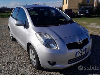 usata Toyota Yaris 1.3 benzina del 08