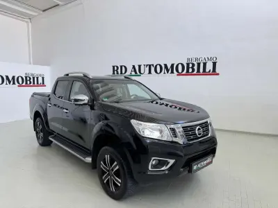 Gebraucht Nissan Navara Tekna 190 PS (139 kW) 2016 Schwarz Pickup