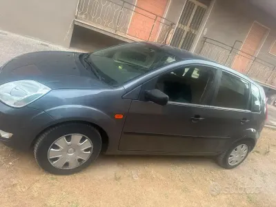 Usata Ford Fiesta 75 CV (55 kW) 2004 Utilitaria
