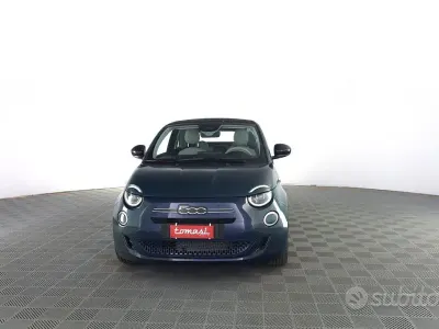 Nuova Fiat 500C La Prima 65 CV (47 kW) 2026 Verde Cabrio