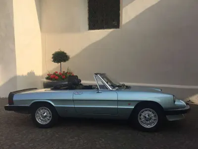 Usata Alfa Romeo Spider 103 CV (75 kW) 1983 Blu/azzurro Cabrio