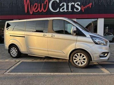 Usata Ford Tourneo Titanium 150 CV (110 kW) 2023 Argento Monovolume