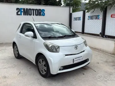 Usata Toyota iQ 68 CV (50 kW) 2010 Bianco Utilitaria