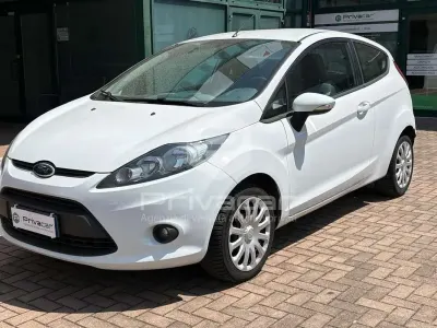 Usata Ford Fiesta Titanium 69 CV (50 kW) 2011 Grigio Utilitaria
