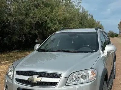 Usata Chevrolet Captiva 150 CV (110 kW) 2010 Grigio SUV