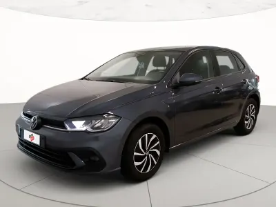 Usata VW Polo Life 95 CV (69 kW) 2023 Smoky grey metallizzato Utilitaria