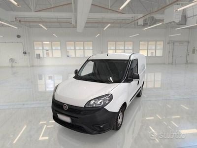 Usata Fiat Doblò Business 95 CV (69 kW) 2021 Bianco Monovolume