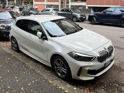 Usata BMW 116 M Sport 116 CV (85 kW) 2021 Bianco Utilitaria