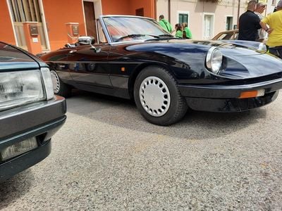 Usata Alfa Romeo Spider 101 CV (74 kW) 1989 Nero Cabrio