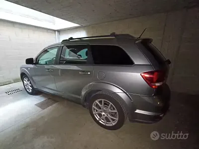 Usata Fiat Freemont 170 CV (125 kW) 2011 Grigio SUV