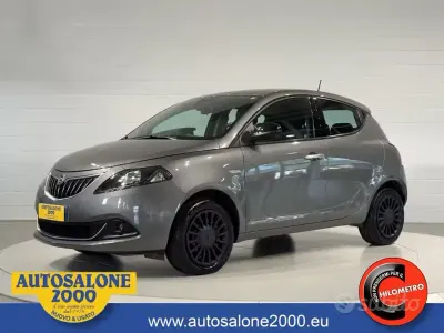 Usata Lancia Ypsilon Silver 69 CV (50 kW) 2022 Grigio Utilitaria