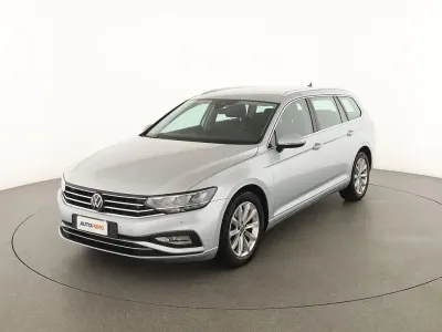 Usata VW Passat Business 150 CV (110 kW) 2023 Grigio Station wagon