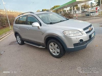 Usata Chevrolet Captiva 127 CV (93 kW) 2009 Grigio SUV